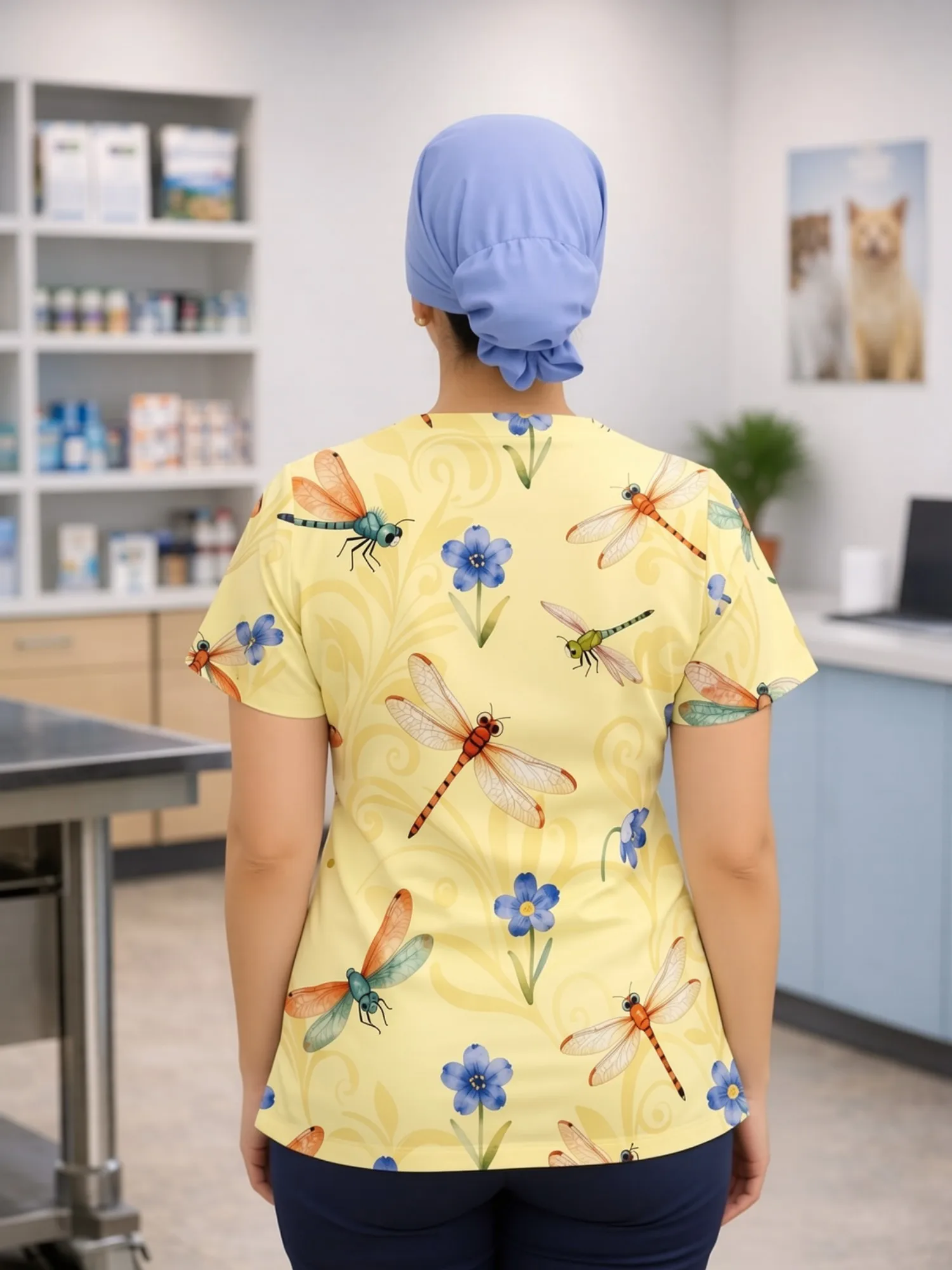 {product_title} — floral print, V‑neck, short sleeves, pockets – view 2